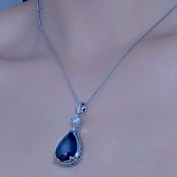 🆕Waterdrop Crystal Necklace!!!  Brand New!!! - Picture 7 of 7